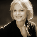 Robyn Stratton Berkessel